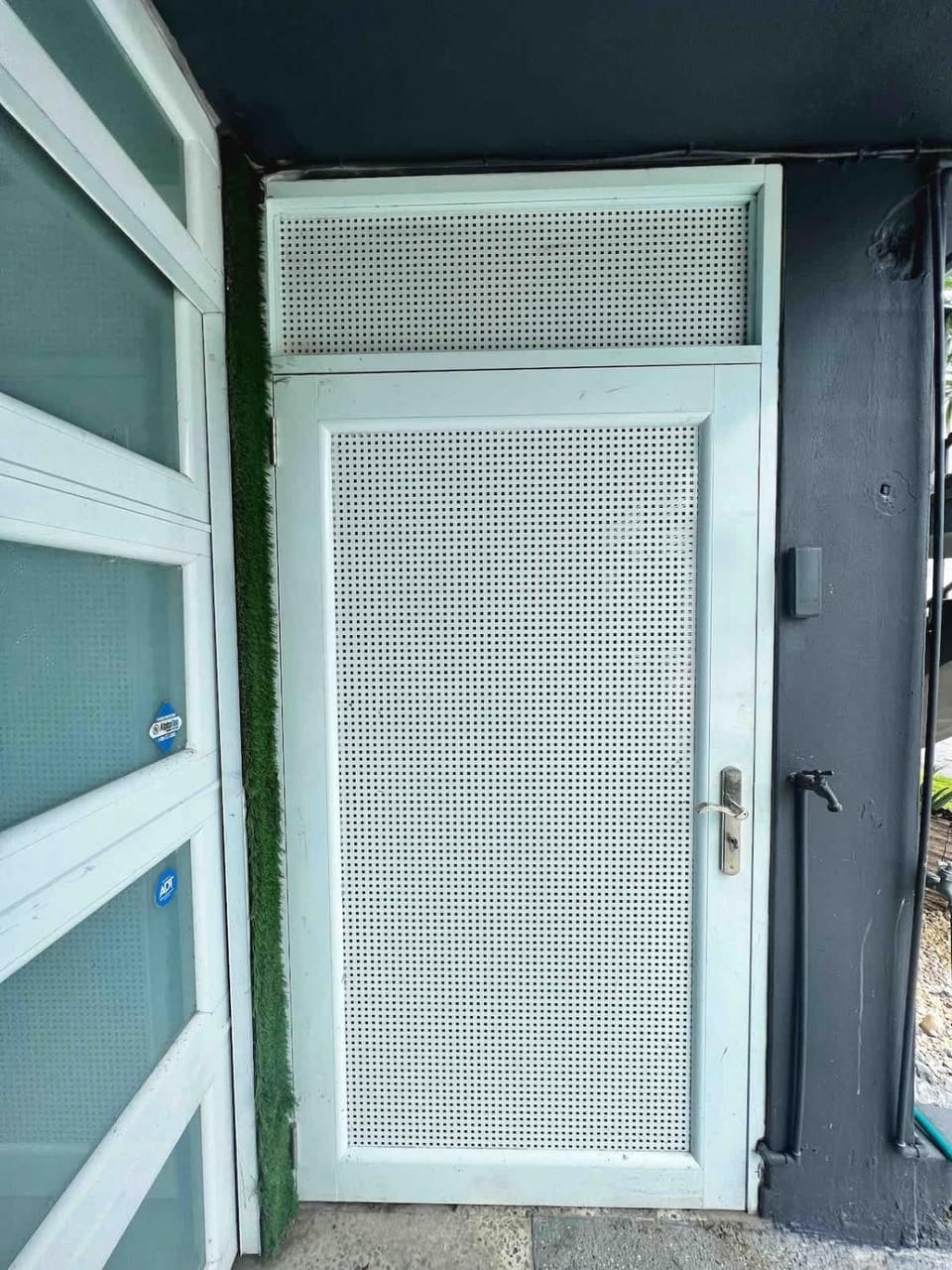 Facade/entrance