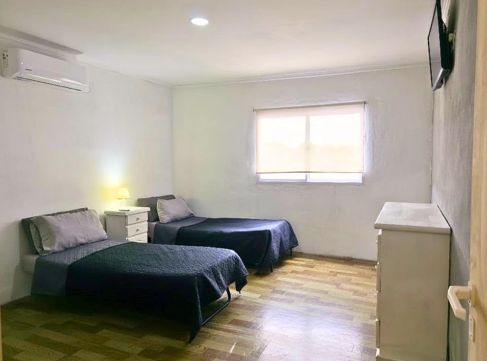 Bed, TV and multimedia, Photo of the whole room, Bedroom, internet, air conditioner