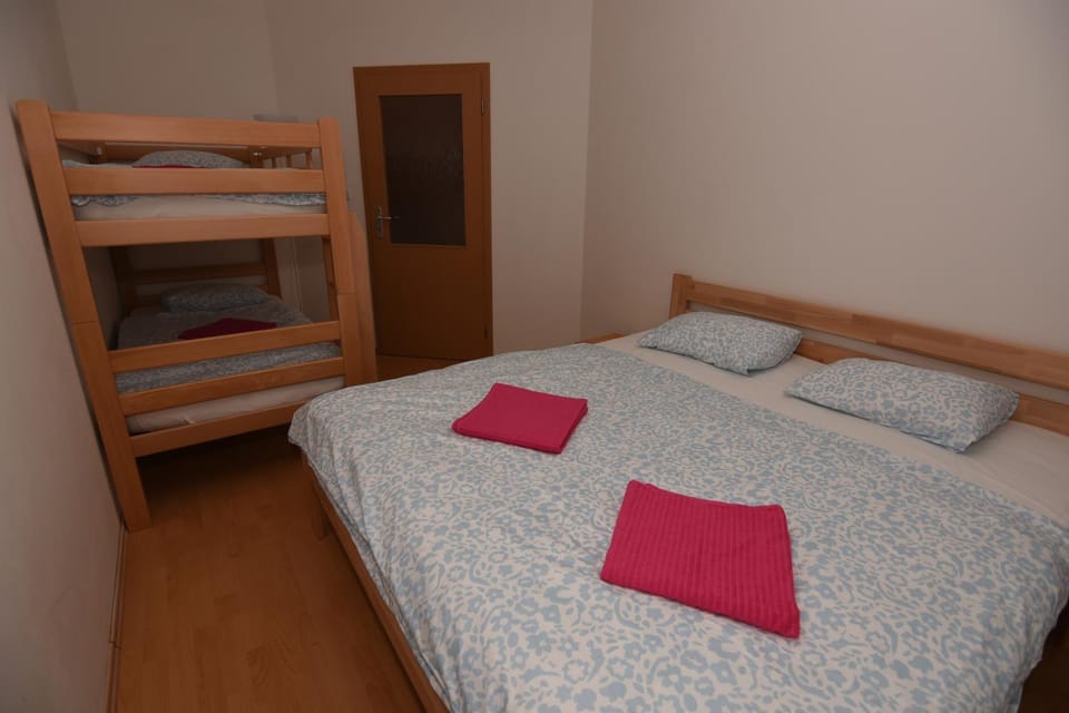 Bed, Bedroom, bunk bed
