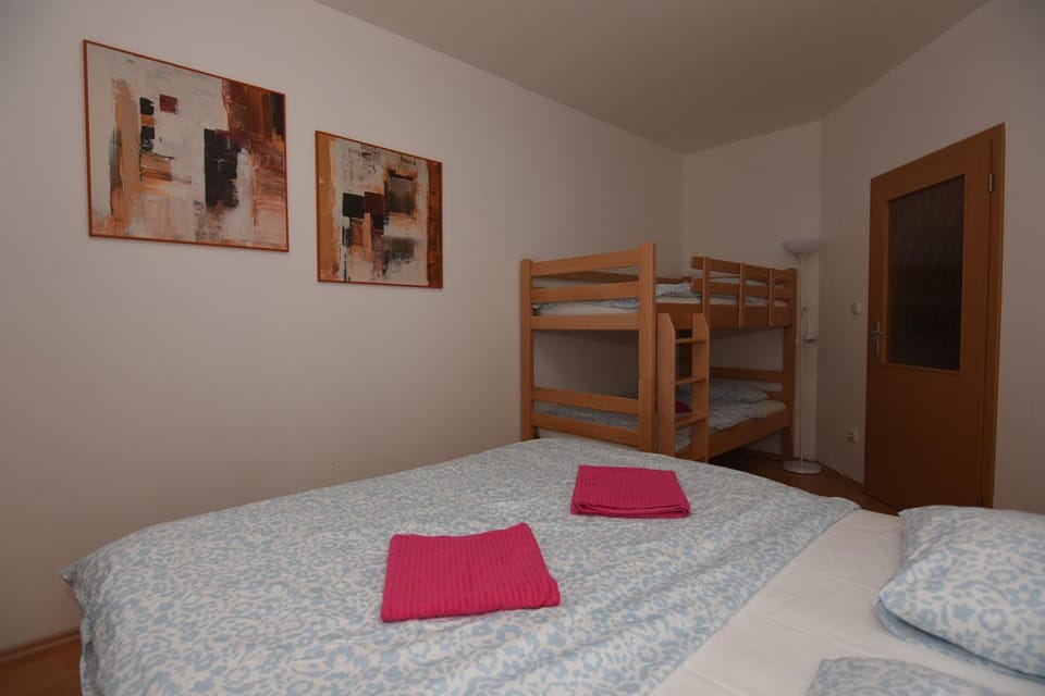 Bed, Bedroom, bunk bed