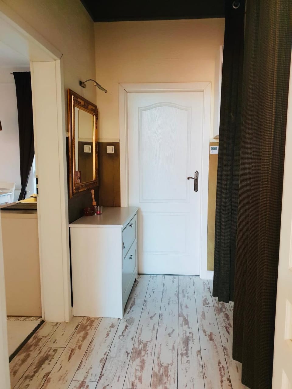 Petite Charlotte Apartment in Lesser Poland Voivodeship