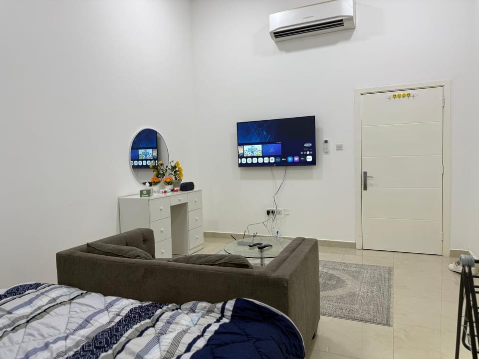 Spacious studio 30 min from yas island and airport Apartment in Abu Dhabi