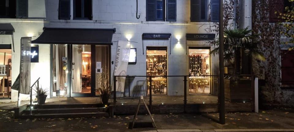 Property building, Lounge or bar