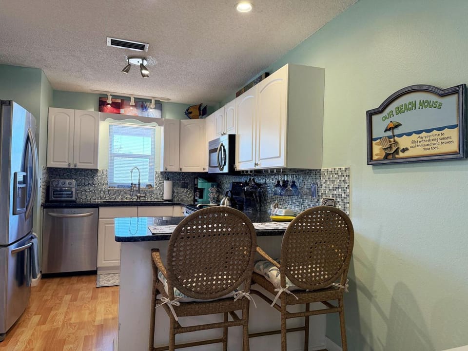 Sea Oats by the Bay – Pool, Beach & Boat Slips Apartment in Manasota Key