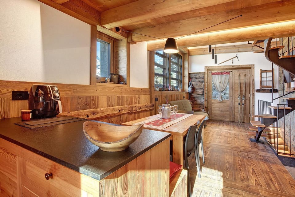 Property building, Kitchen or kitchenette, Living room