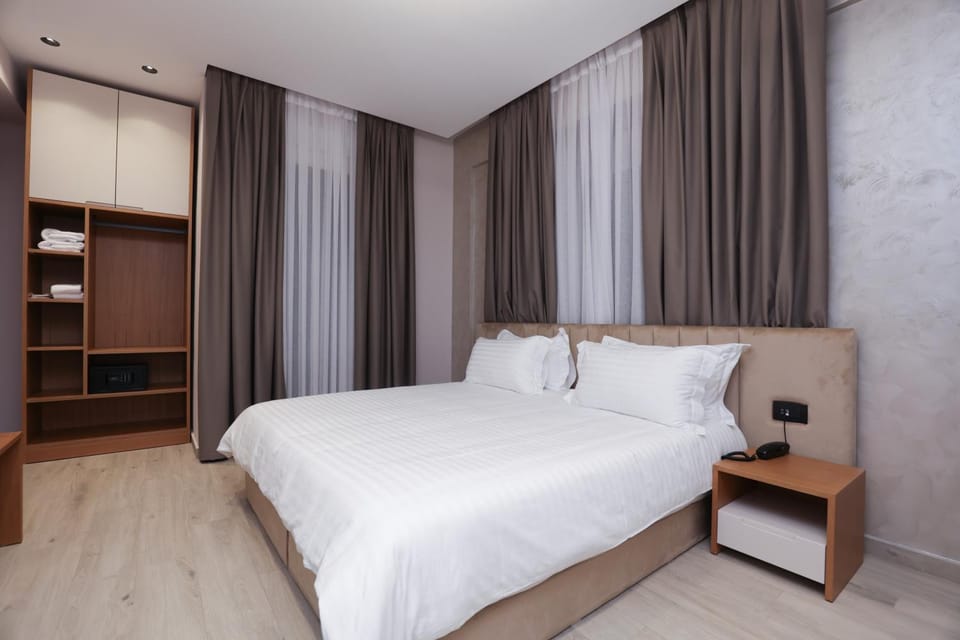 Bed, Photo of the whole room, wardrobe
