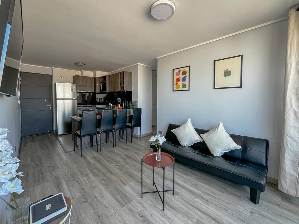 Kitchen or kitchenette, Living room, oven