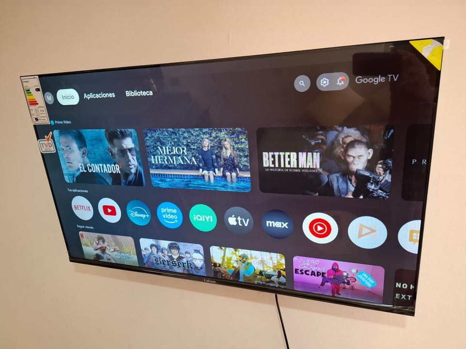 Communal lounge/ TV room, TV and multimedia