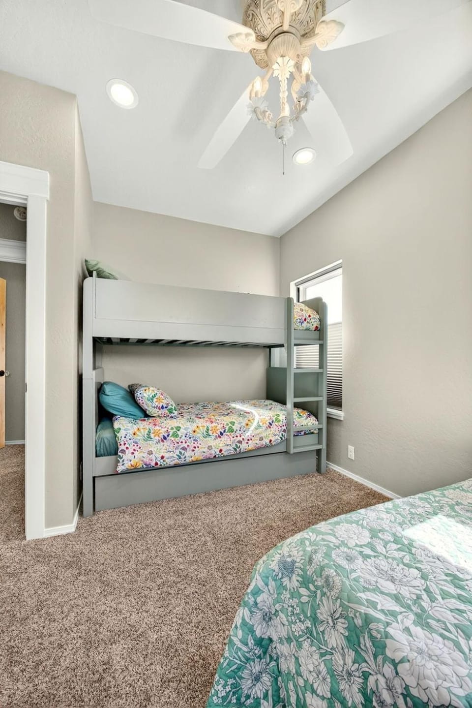 Meadowsweet Farm- Sleeps 18, Outdoor Kitchen House in Oregon