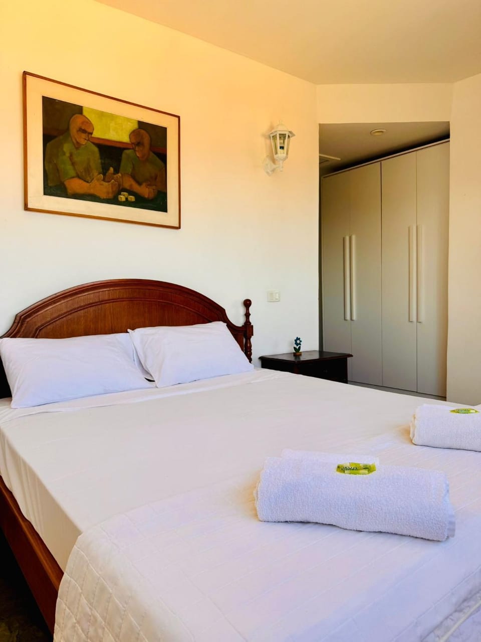 Bed, Photo of the whole room, Bedroom, towels