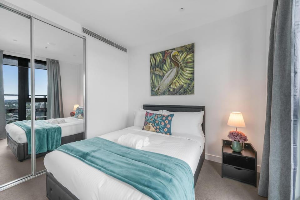 City and Ocean View Retreat in South bank Level 20 Apartment in Southbank