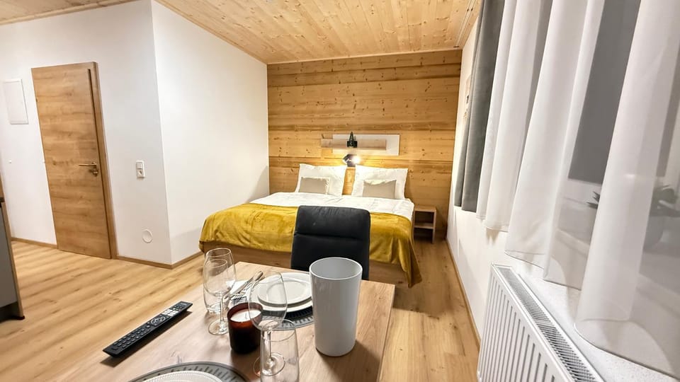 Bed, Photo of the whole room