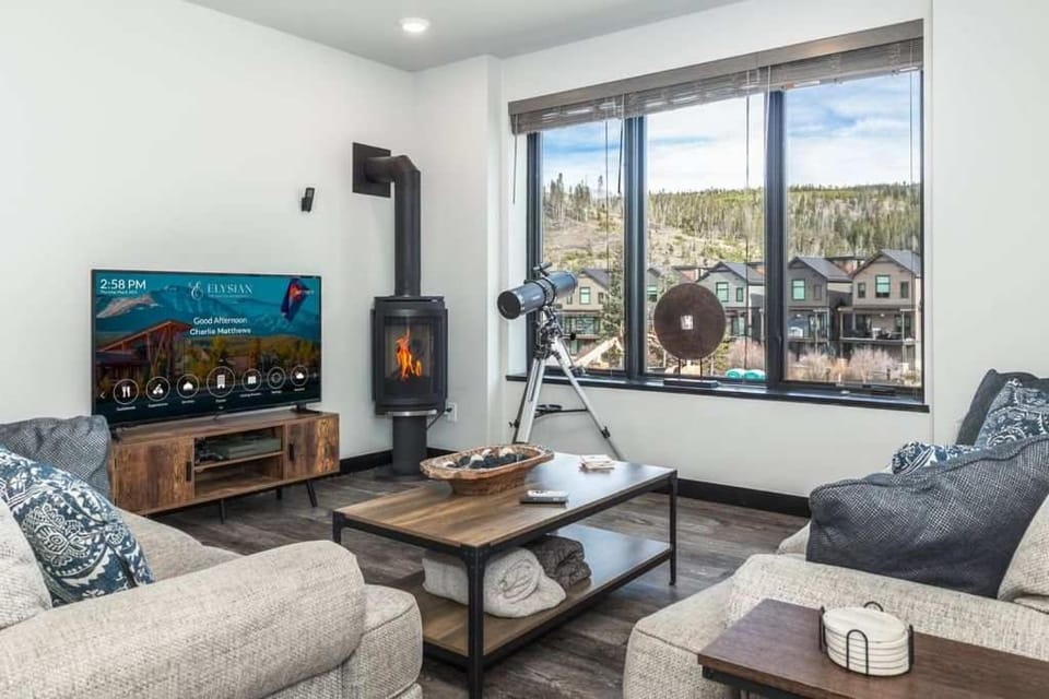 Solstice Abode House in Fraser