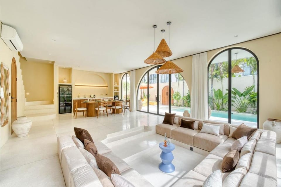 Dream Villa - Brand New Luxury 8mins walk to Beach Villa in Bali