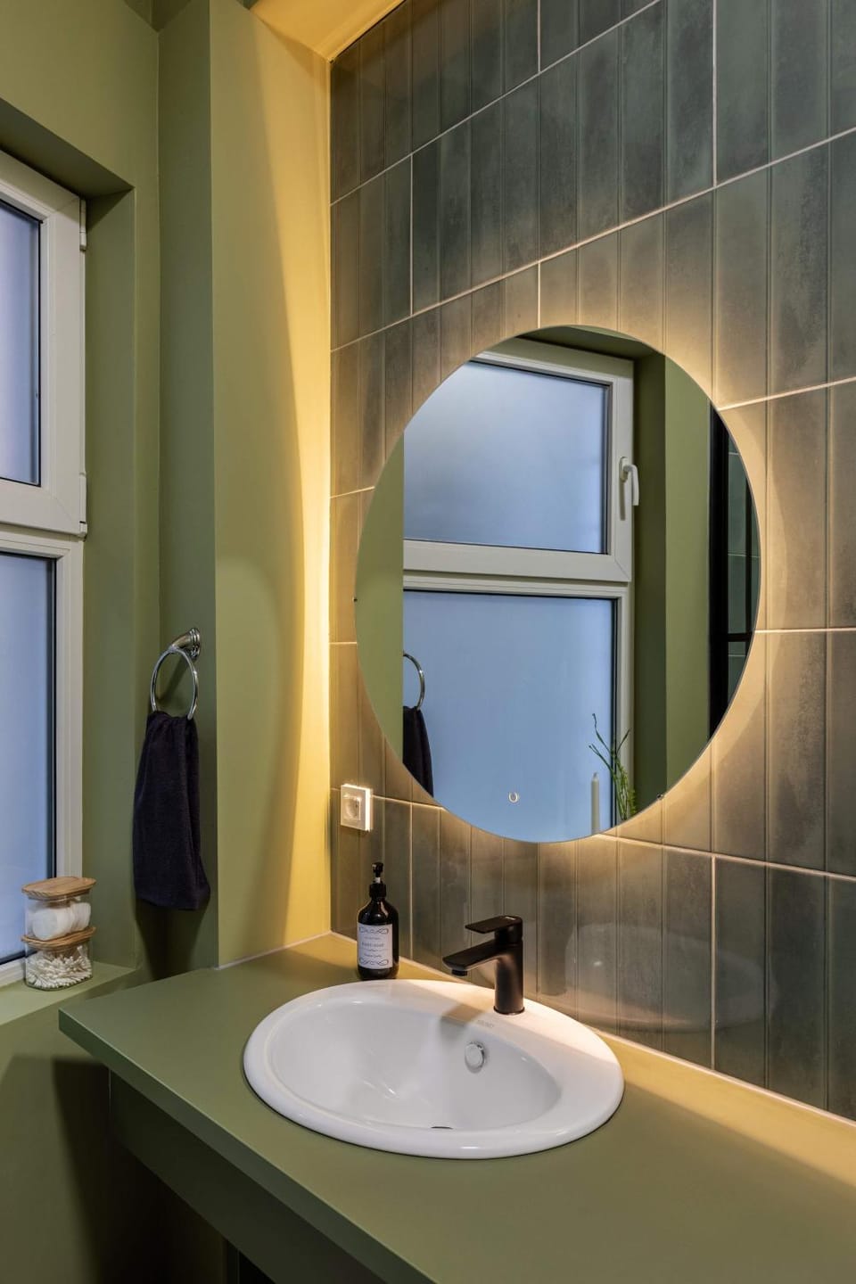 Bathroom, towels