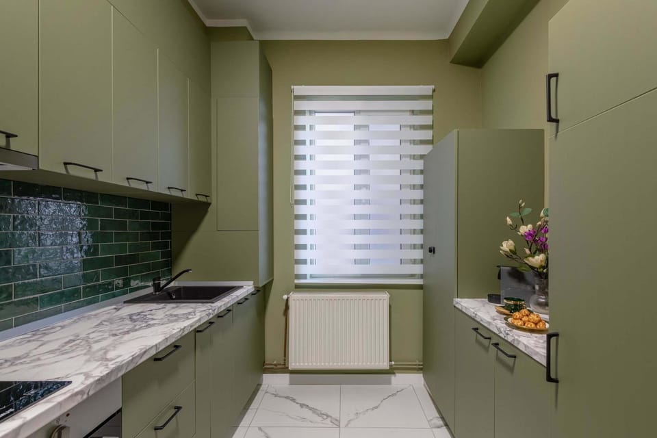Kitchen or kitchenette, oven, stove