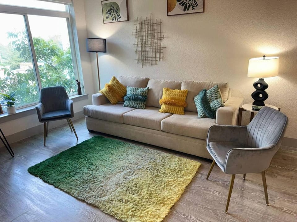 Riverwalk Luxury Condo Steps to DT Free Parking Apartment in San Antonio