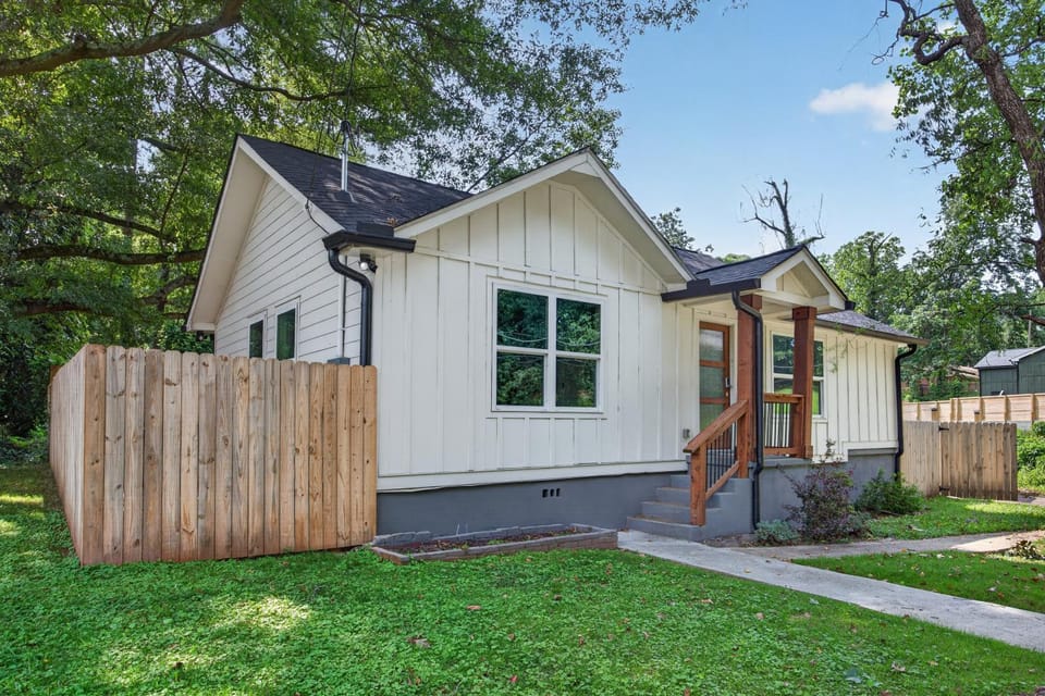 The Airport Hideaway House in College Park