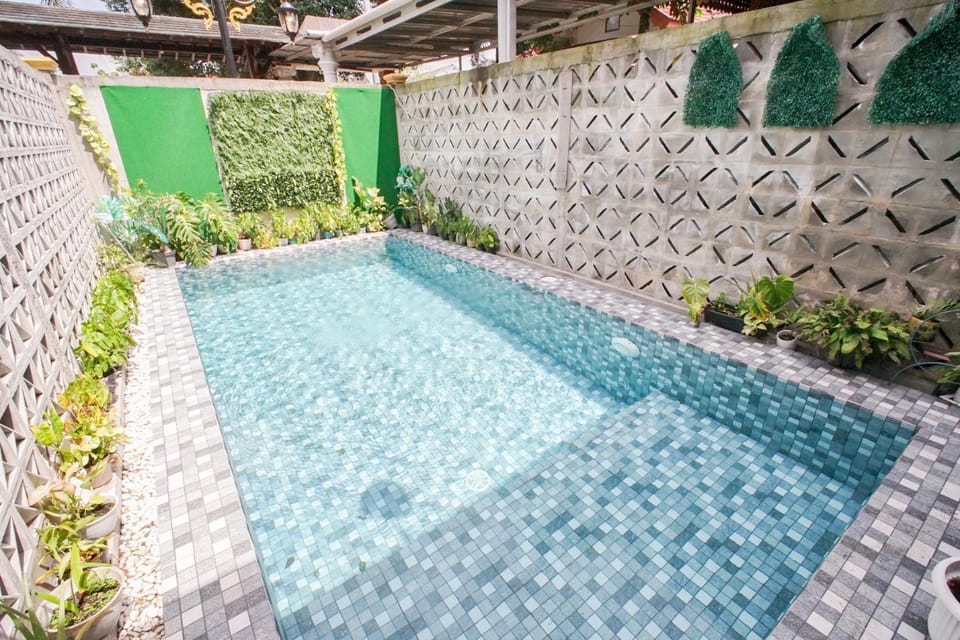 Pool view, Swimming pool