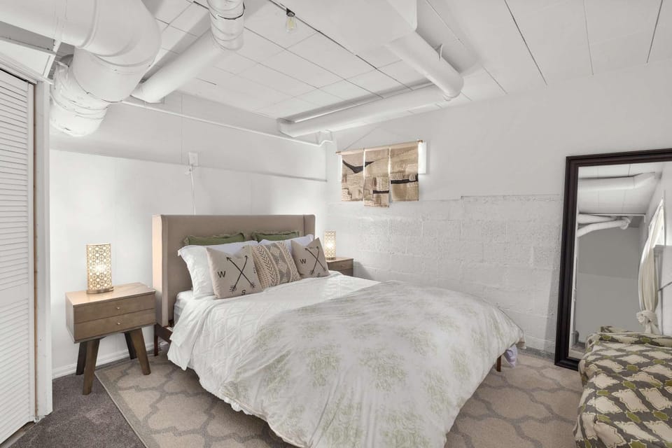 Downtown location Near the Beach Dog Friendly House in Edmonds