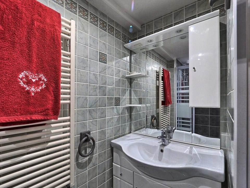Charmant 2 pièces aux Carroz d'Arâches avec parking et WIFI - 4 personnes - FR-1-836-23 Apartment in Arâches-la-Frasse