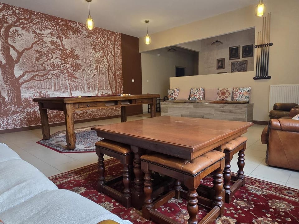Gîte de Groupe jusqu'à 36 Pers., Jardin et Wifi - FR-1-489-603 House in Bourgogne-Franche-Comté