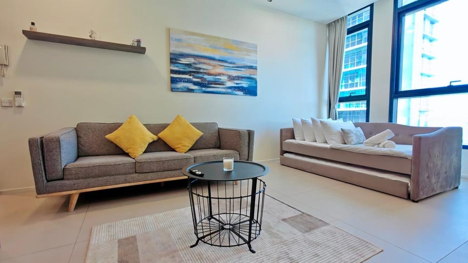 Arcoris SOHO Mont Kiara 163mall 2 to 4Pax 1Bedroom Kingsize Apartment in Petaling Jaya