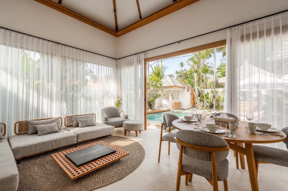 Living room, Dining area