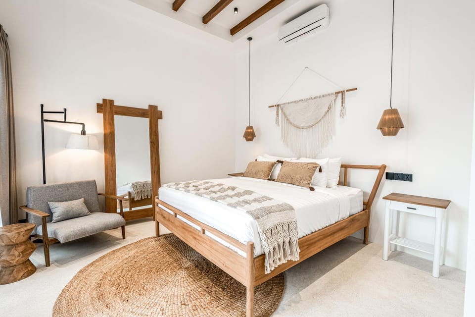 Bed, Photo of the whole room, Bedroom, towels, air conditioner