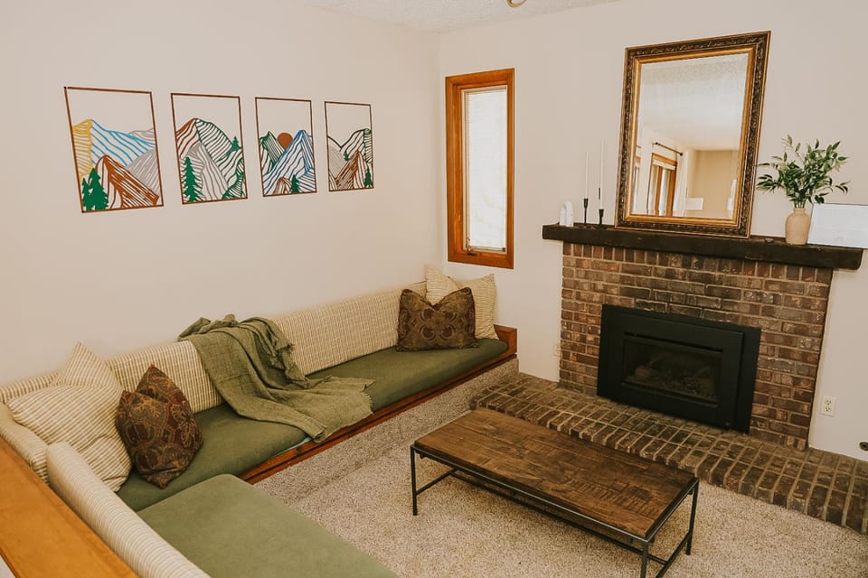 Living room, Seating area, fireplace