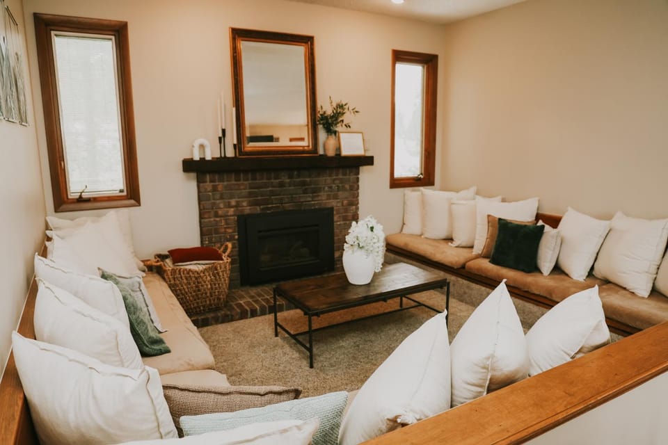 Communal lounge/ TV room, Living room, fireplace