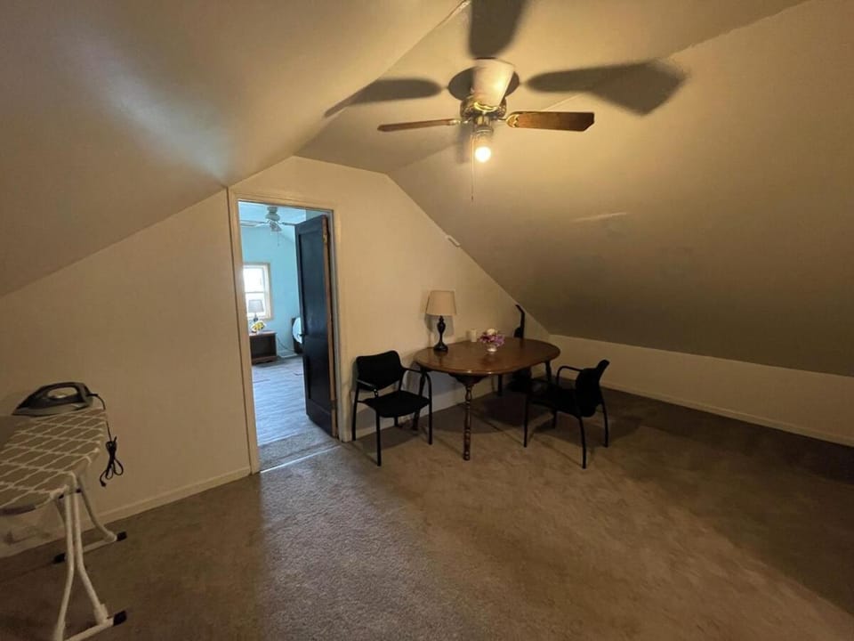 Buffalo 4BR Home 5 Beds, Near Airport & Downtown Apartment in Buffalo