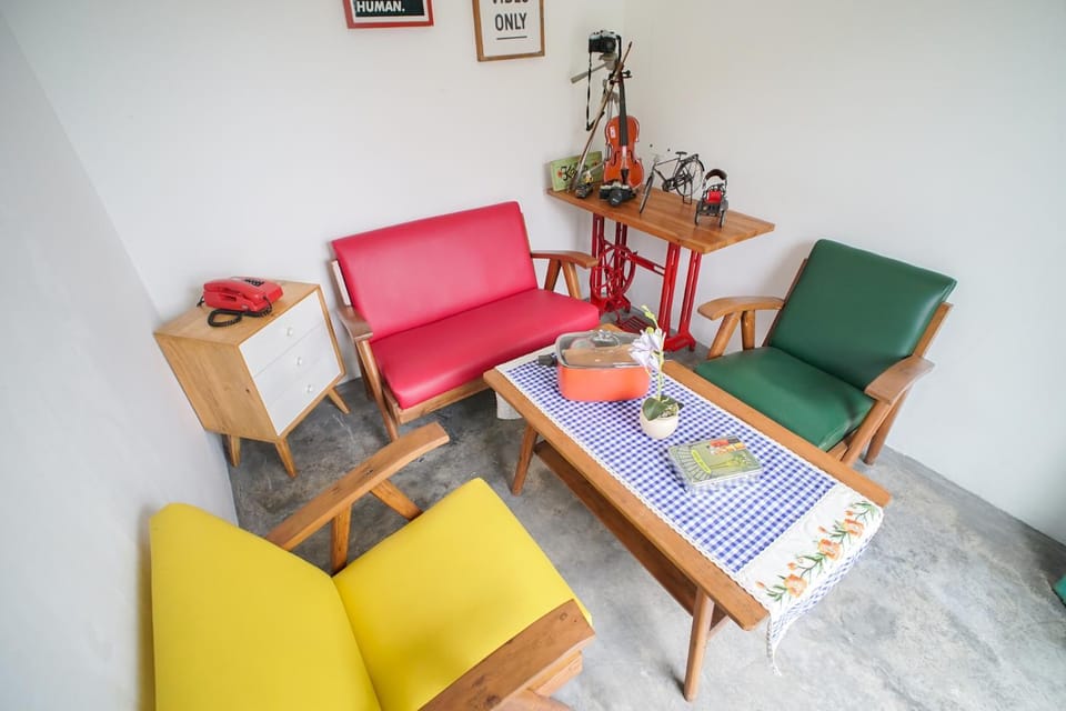 Living room, Seating area