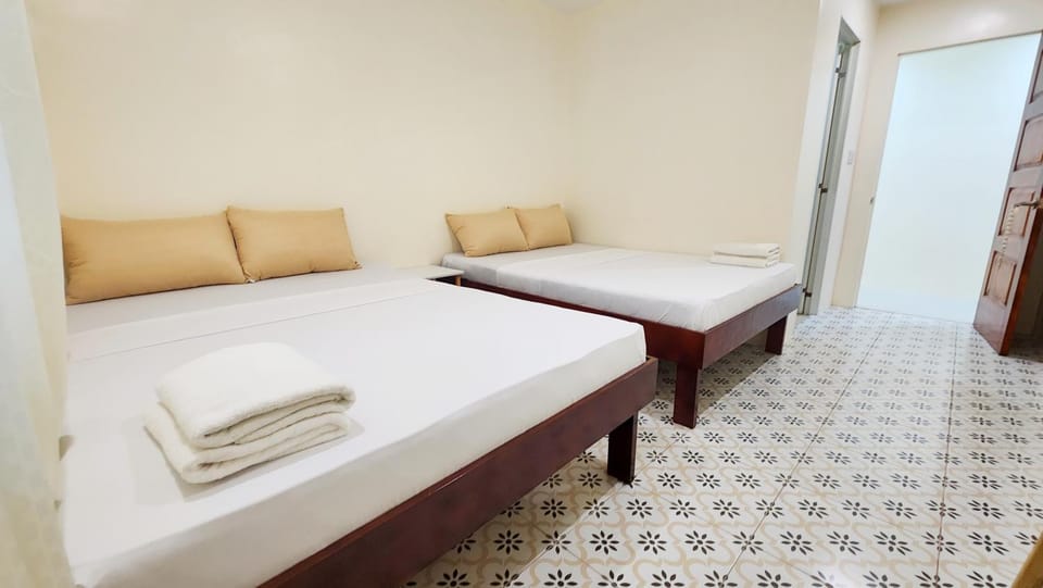 Hey Mojo Guest House by Bantayan Summerhouse Bed and Breakfast in Central Visayas