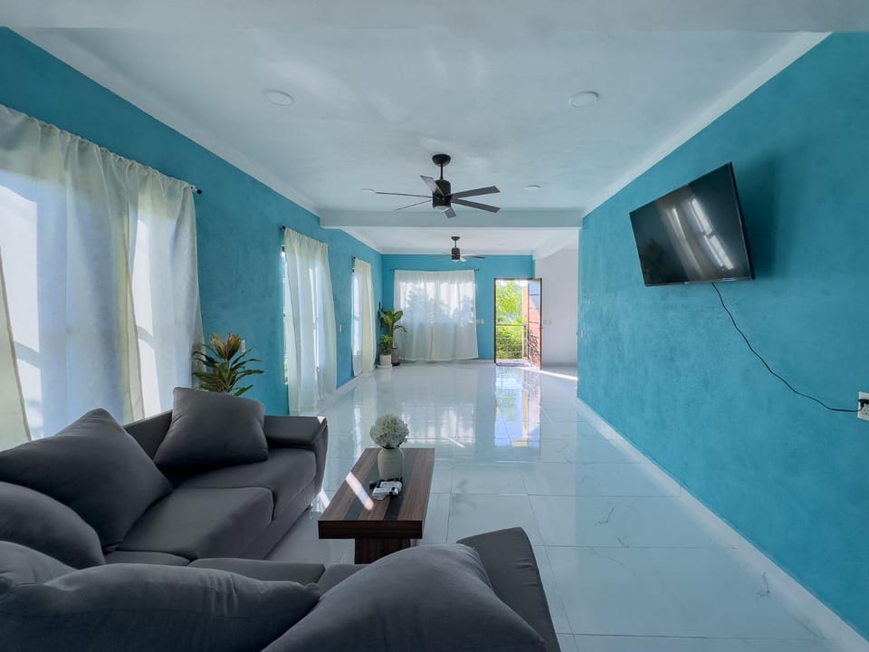 Communal lounge/ TV room, TV and multimedia