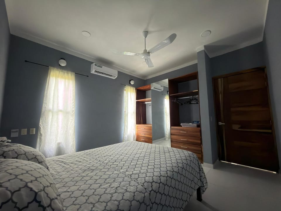 Bed, Photo of the whole room, wardrobe, air conditioner
