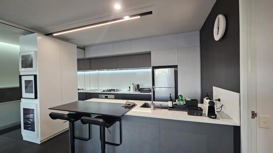 A breathtaking lake view in NewActon Canberra Apartment in Canberra