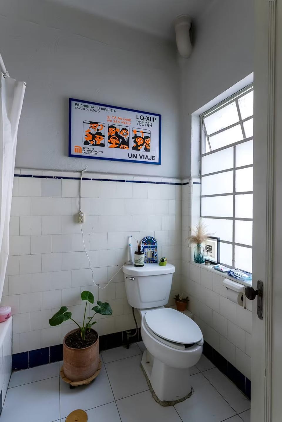 Beautiful, bright room, right on the park Vacation rental in Mexico City