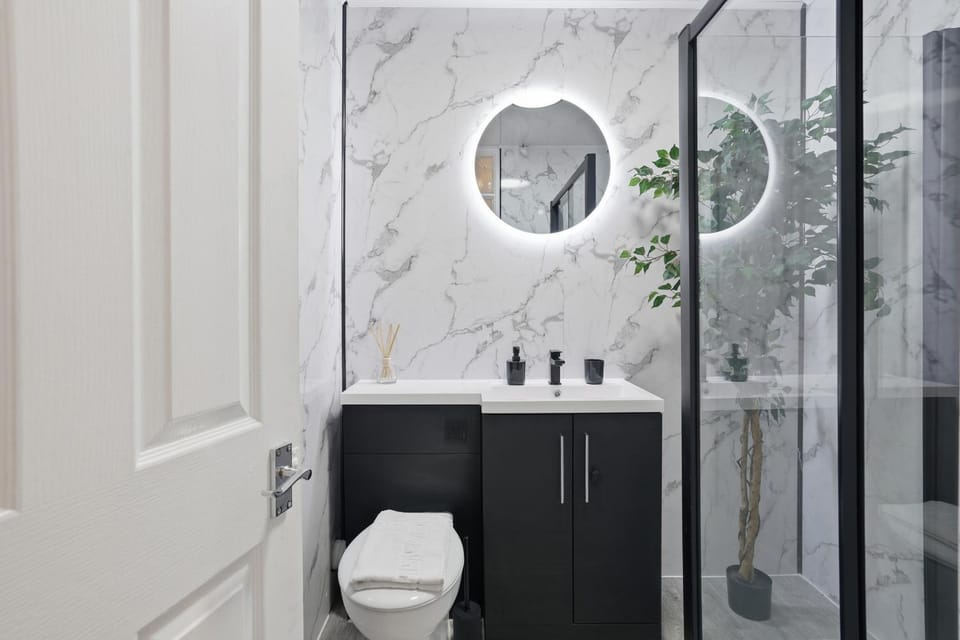 Shower, Toilet, Bathroom