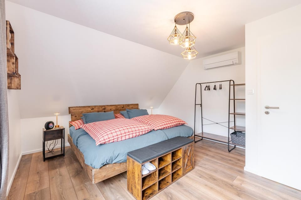 Bed, Photo of the whole room, Bedroom, wardrobe