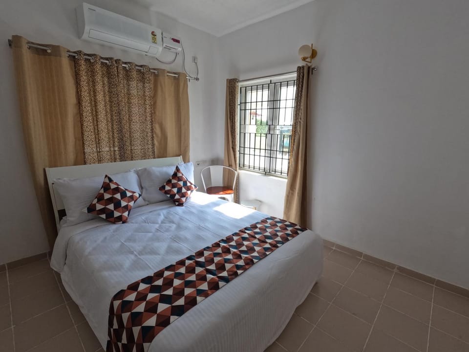 Bed, Bedroom, air conditioner