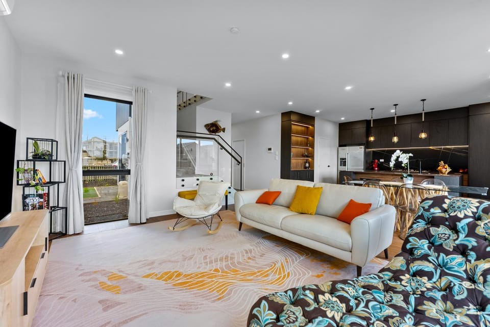 Living room, Photo of the whole room