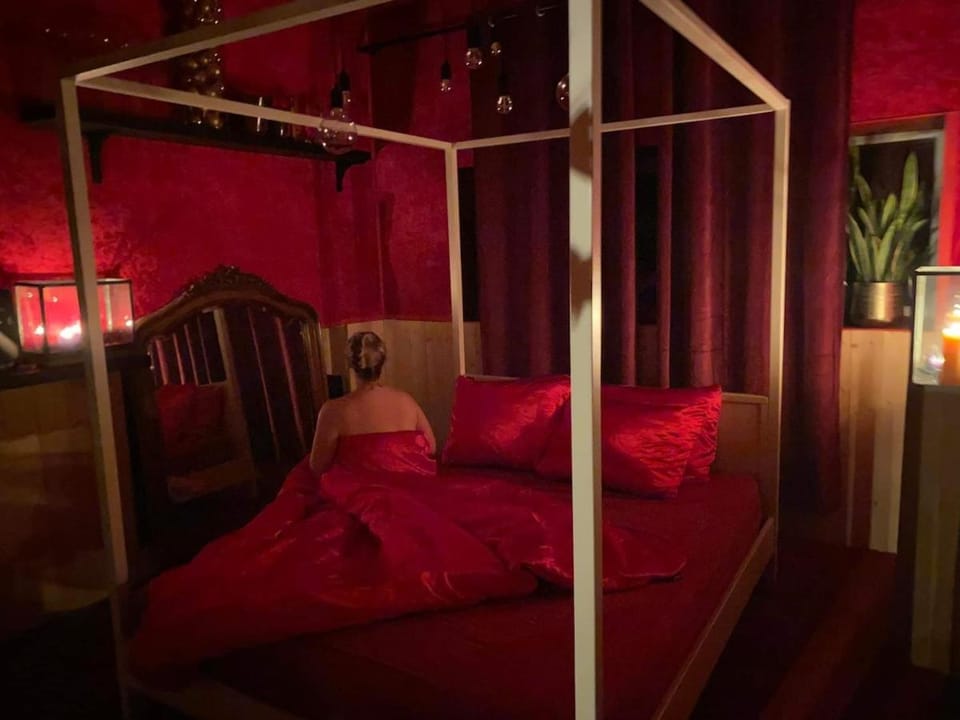 Romantic house with hot tub Apartment in Ypres