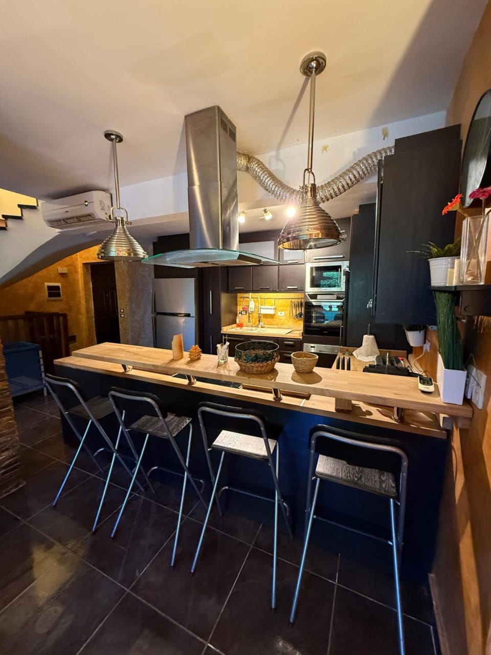 Kitchen or kitchenette, Food and drinks, Dining area, Food, minibar, stove