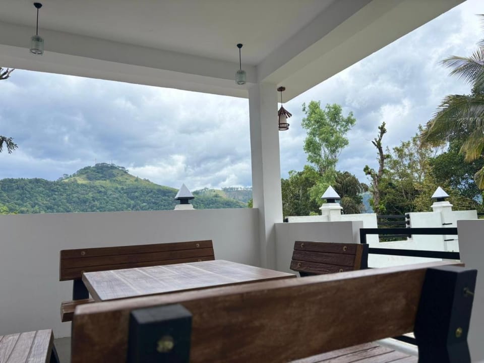 Seating area, Dining area, Mountain view