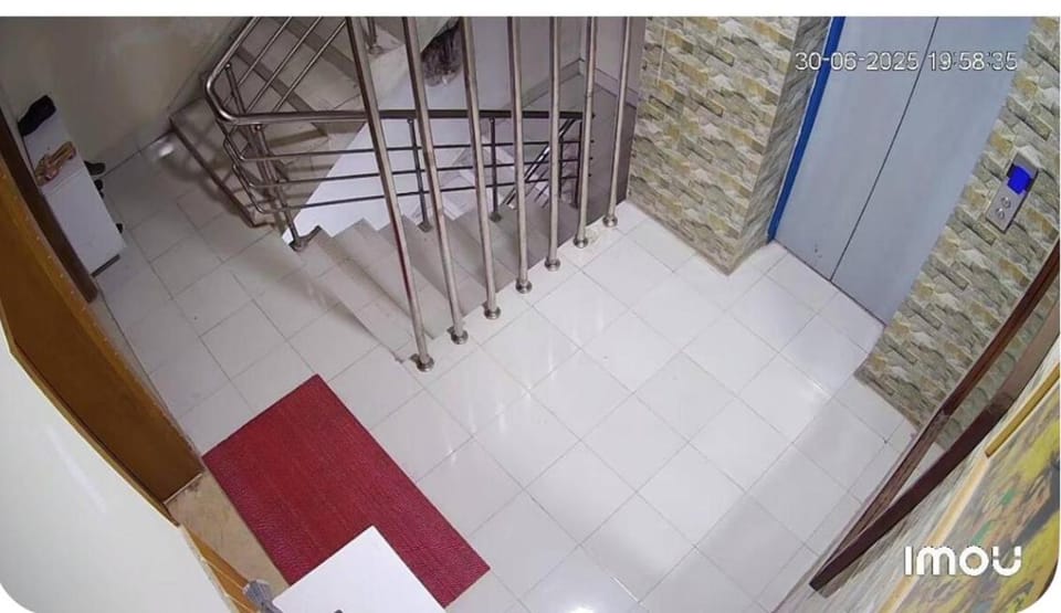 Bright & Airy 3BR South-Facing Furnished Apartment Apartment in Dhaka