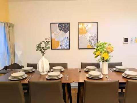 Living room, Dining area