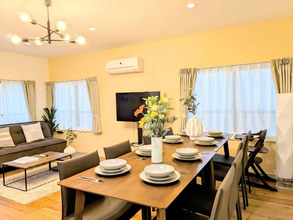 Living room, Dining area
