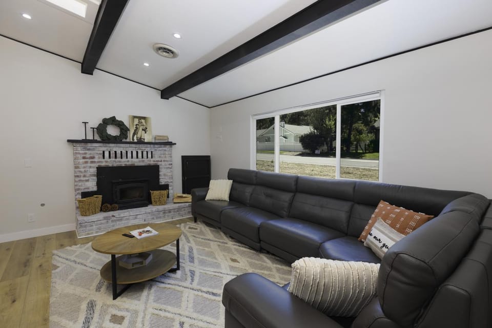 TV and multimedia, Living room, Seating area