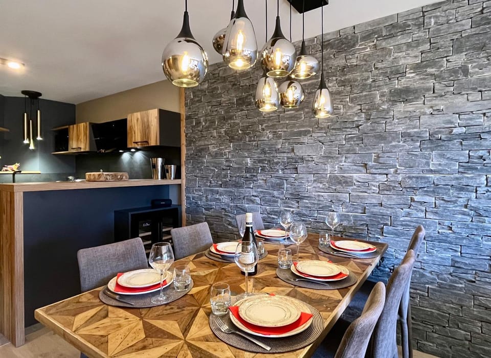 Living room, Dining area